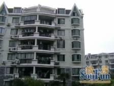 一梯两户,南北通透,主卧朝南,繁华地段