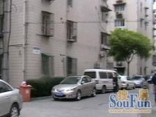 东外滩顶层精装一室两厅,带大露台,环境优美,加装电梯!!