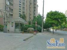 卫生间全明,大开间,品质小区,小区入口附近