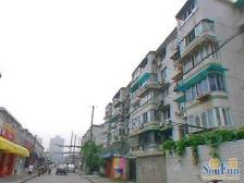 近地铁 一楼带院子 采光不挡 满五 看房方便 业主诚意