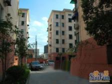 徐汇内环边,一梯两户,闹中取静, 精装修,户型方正