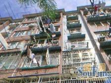 飞机户型全明三室 诚意出售 有钥匙 花园位置 一梯两户