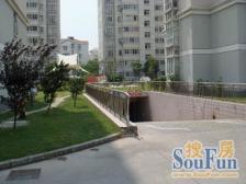 精装修,次新房,商品房,近地铁,不靠马路,满五年