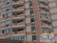 主卧朝南,小区中心位置,居家装修,采光充足