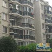 开放式厨房,非顶楼房,小区中心位置,主卧朝南