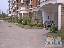 商品房中间楼层+南北通透+2+1户型,得房率90%+有车位