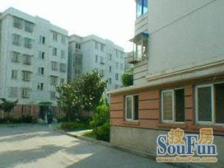 看房提前约,有密码锁,确认好了房东会安排过来开门