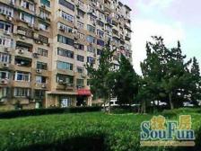 地铁口+出门小吃一条街+南北通风+电梯钥匙房