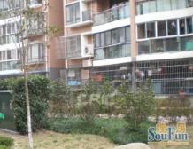 一梯两户,小区中心位置,中式风格,采光充足,大开间