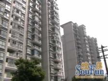 11年高品质商品房,电梯中间楼层,精装修全新家具家电