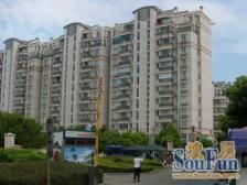 东兰新村,新上一楼到天井,有钥匙,随时看房,业主诚售