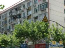 外进门,带花园,装修带地暖20w,无抵押,无违建