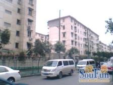 泰山二村健身楼层,干净整洁三室,看房方便