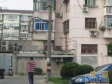 近地铁,小区位置好,生活配套成熟