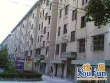 宝钢一村,近地铁,交通方便,诚心出售