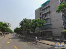 滨江小区沿江一排,边套户型,外立面正在升级