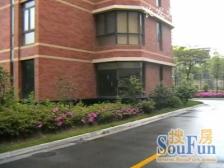 精装修拎包入住,近地铁交通便利,配套齐全,户型方正