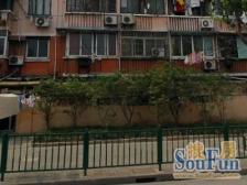 成山站口。中间层。南北通透一房。小区中间安静不临街。