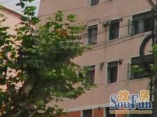 成山站口。中间层。南北通透一房。小区中间安静不临街。