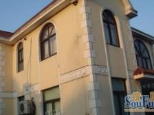 独栋小区好位置,无遮挡,可停好几辆车,大花园