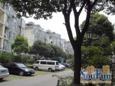 豪华装修 品质别墅区 送大花园 拎包入住