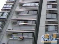 此房满五年 房型方正 通透 精装修 可拎包即住