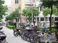 位置不赖,西边套,南北两室半,厅有窗户,未来19号轻轨