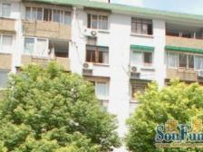 地铁口精装大一房,已改二房,房东诚售,看房方便