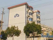 带储藏间,带阁楼,楼上楼下一样大,中间位置,采光好