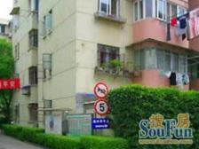 一楼一室半户型,业主诚意售,价格可聊。看房提前约