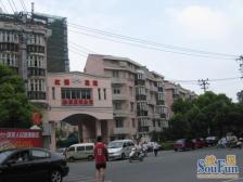 自住装修 户型正气 采光无遮挡 三开间朝那,诚心出售。