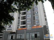 步行街 朵力名都五房152万