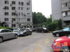 华山路武康路 朝南三房东边套 精装修地暖全配看房方便