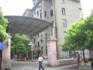 贤士二路14-3号百货公司宿舍南北通透,采光好视野好,诚心出售