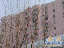 不靠高架,带院子小两房,地铁口,得房率高