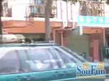 新挂牌地铁口中间楼层3房+宝龙边上+价格能谈