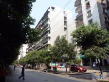 解放路 楼层低 小三室 简单装修 出售