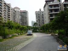 精装三房,朝中庭,出脚方便,近轻轨