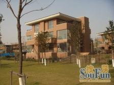 满5V1,只有契税,位置安静,北进门南花园。