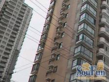 大三房版式户型,全明方正格局近地铁精装修满五年