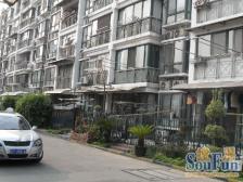 满五年,南北通,楼层好采光充足,精装修有车位