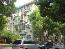 省政府大院 地铁口旁 一楼带院子 房龄新