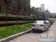 带产权车位,赠送地下室80平,诚意度高。