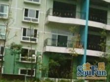 格局很好,南北通风前面无遮挡采光佳,近地铁看房方便