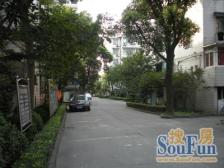 一梯两户,南北通透,近地铁,精装修,诚意出售,带阁楼