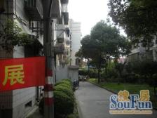 一梯四户,大开间,厨卫朝北,繁华地段