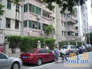 育兰小区封闭式花园小区低密度宜居
