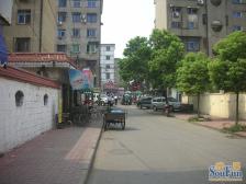 铁路八村 南北通透,采光好 装修好,环镜优美 视野好,诚心出售