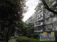 一梯四户,主卧朝南,交通便利,居家装修