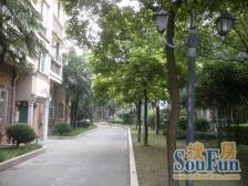 一梯四户,主卧朝南,交通便利,居家装修